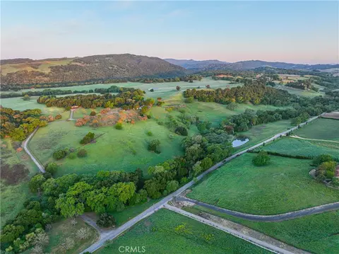 5161 Vineyard Dr, Paso Robles, CA 93446