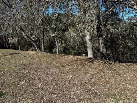 8209 Woody Point Ln, Bradley, CA 93426