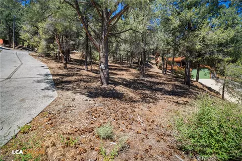 2212 Tirol Dr, Pine Mountain Club, CA 93222