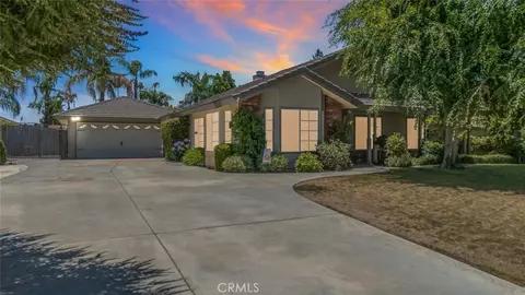 9425 Oak Hills Ave, Bakersfield, CA 93312