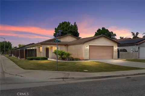 5820 Siena Ln, Bakersfield, CA 93308
