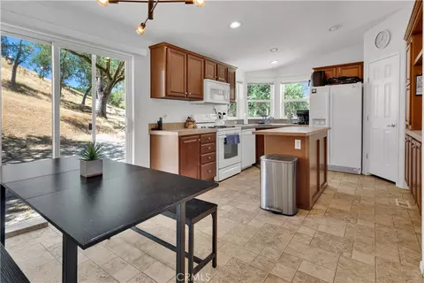 11011 S Shore Dr, Paso Robles, CA 93446 photo 11