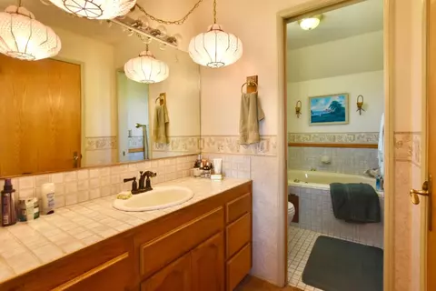 Bath - 1924 Surrey Way, Paso Robles, CA 93446 photo 3 of 5