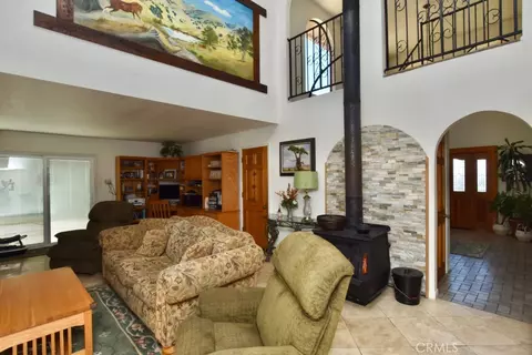 Living - 1924 Surrey Way, Paso Robles, CA 93446 photo 1 of 3