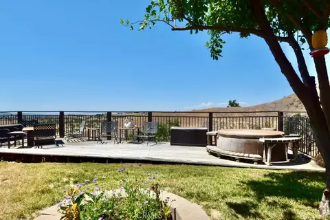 Exterior - 1924 Surrey Way, Paso Robles, CA 93446 photo 3 of 7