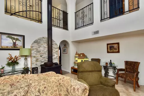 Living - 1924 Surrey Way, Paso Robles, CA 93446 photo 2 of 3
