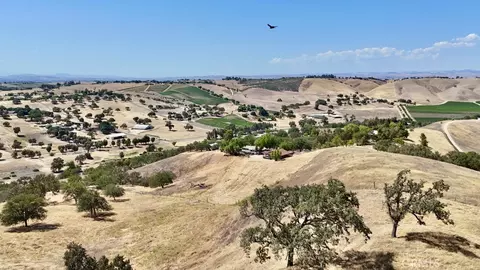 View/Area - 1924 Surrey Way, Paso Robles, CA 93446 photo 2 of 4