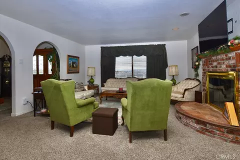 Living - 1924 Surrey Way, Paso Robles, CA 93446 photo 3 of 3