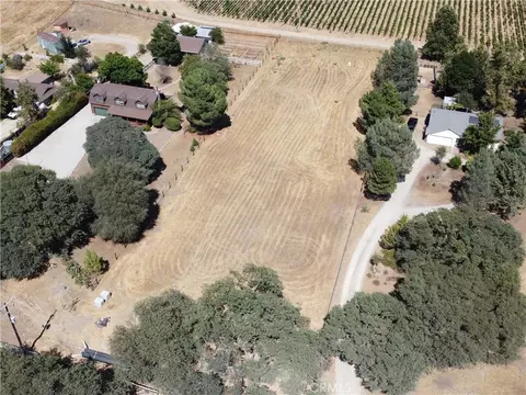 5710 Fa-rousse Way, Paso Robles, CA 93446 photo 2