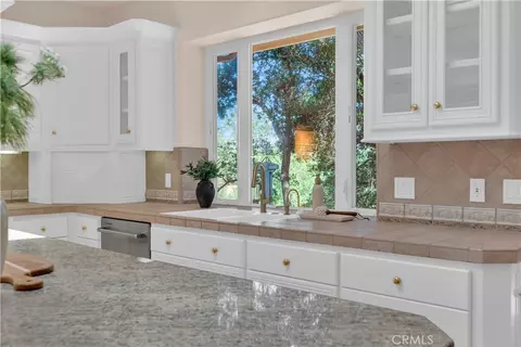 Kitchen - 117 Frontier Way, Templeton, CA 93465 photo 6 of 6