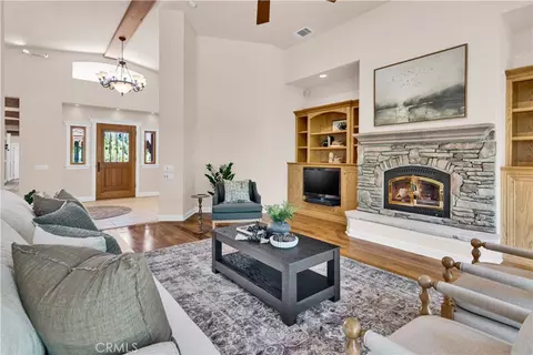 Living - 117 Frontier Way, Templeton, CA 93465 photo 3 of 4