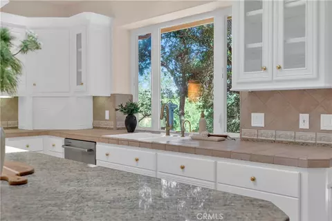 Kitchen - 117 Frontier Way, Templeton, CA 93465 photo 6 of 6