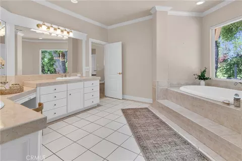 Bath - 117 Frontier Way, Templeton, CA 93465 photo 2 of 4
