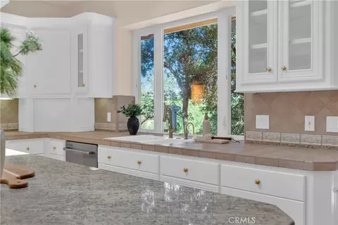Kitchen - 117 Frontier Way, Templeton, CA 93465 photo 6 of 6