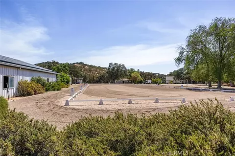 Exterior - 5625 Linne Rd, Paso Robles, CA 93446 photo 4 of 21