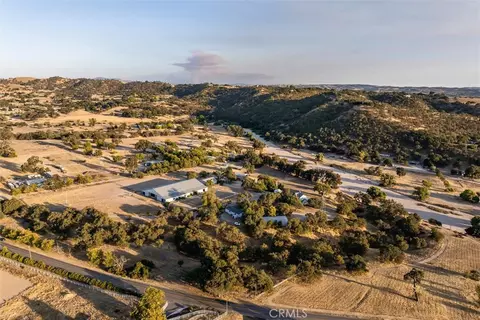 View/Area - 5625 Linne Rd, Paso Robles, CA 93446 photo 2 of 7