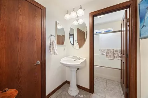 Bath - 5625 Linne Rd, Paso Robles, CA 93446 photo 3 of 3