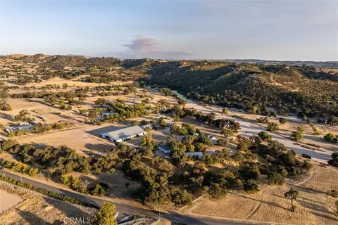 View/Area - 5625 Linne Rd, Paso Robles, CA 93446 photo 2 of 7