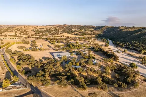 View/Area - 5625 Linne Rd, Paso Robles, CA 93446 photo 3 of 7