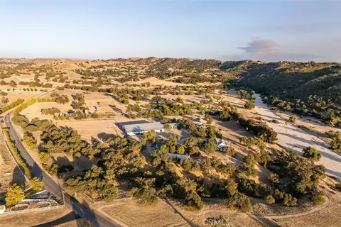 View/Area - 5625 Linne Rd, Paso Robles, CA 93446 photo 3 of 7