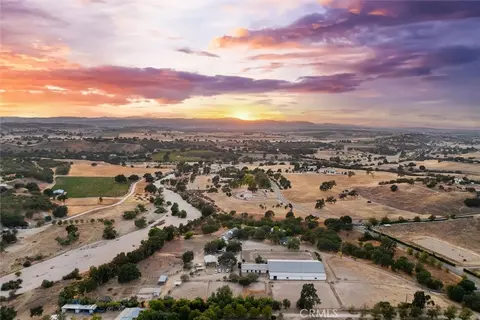 5625 Linne Rd, Paso Robles, CA 93446