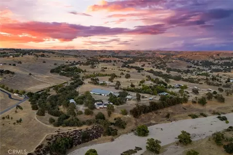View/Area - 5625 Linne Rd, Paso Robles, CA 93446 photo 6 of 7