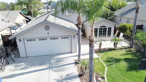 2216 Palomar Ct, Delano, CA 93215