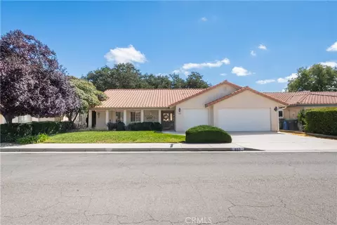 909 Palm Desert Ct, Paso Robles, CA 93446