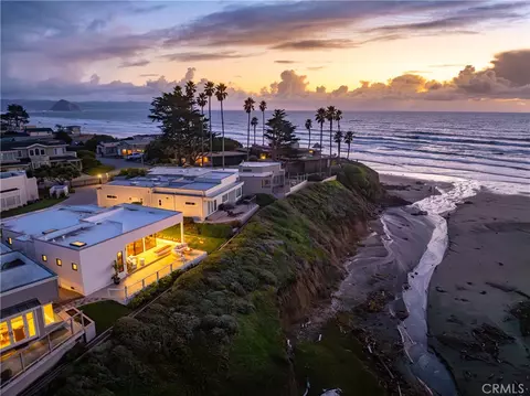 3086 Studio Dr, Cayucos, CA 93430