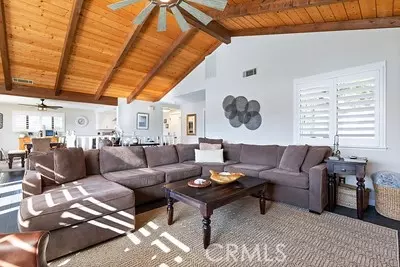 Living - 8744 Bluff Ct, Bradley, CA 93426 photo 2 of 3