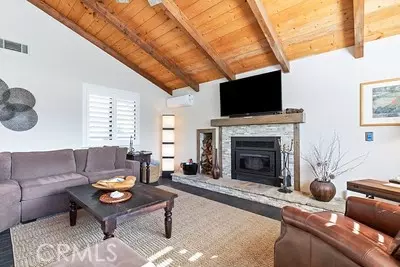 Living - 8744 Bluff Ct, Bradley, CA 93426 photo 2 of 4