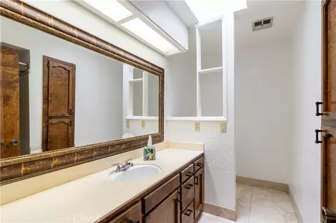 Bath - 309 15th St, Paso Robles, CA 93446 photo 2 of 3