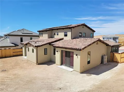 Exterior - 706 Manor Ln, Paso Robles, CA 93446 photo 4 of 6