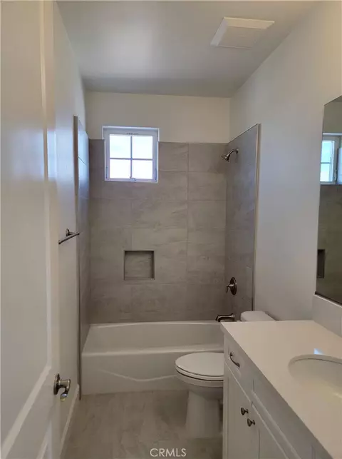 Bath - 706 Manor Ln, Paso Robles, CA 93446 photo 4 of 4