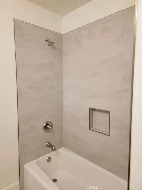 Bath - 706 Manor Ln, Paso Robles, CA 93446 photo 3 of 4