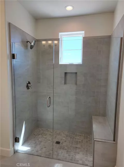 Bath - 706 Manor Ln, Paso Robles, CA 93446 photo 2 of 4