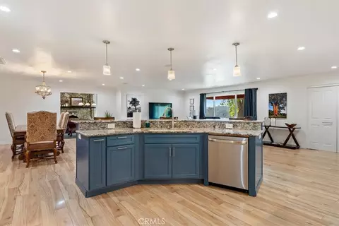 Kitchen - 3750 W Highway 46, Templeton, CA 93465 photo 6 of 8