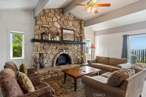 Living - 3750 W Highway 46, Templeton, CA 93465 photo 2 of 3