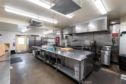 Kitchen - 3750 W Highway 46, Templeton, CA 93465 photo 4 of 8