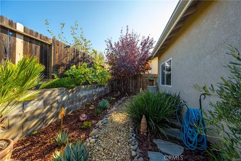 Exterior - 121 Headwaters Rd, Templeton, CA 93465 photo 9 of 10
