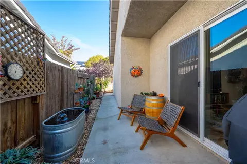 Exterior - 121 Headwaters Rd, Templeton, CA 93465 photo 5 of 10