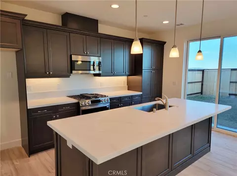 Kitchen - 719 Manor Ln, Paso Robles, CA 93446 photo 1 of 2