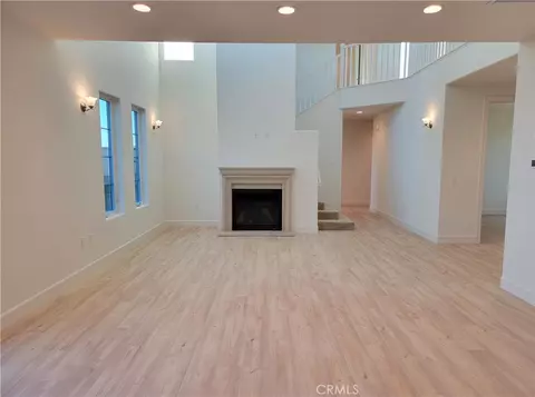 Living - 719 Manor Ln, Paso Robles, CA 93446 photo 2 of 4