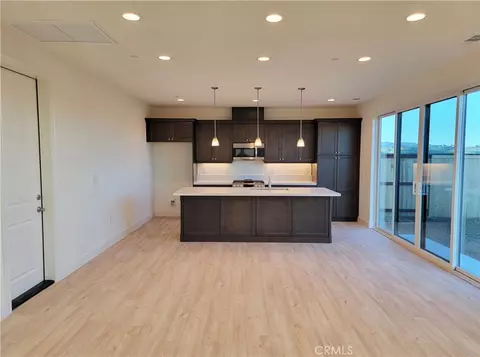 Living - 719 Manor Ln, Paso Robles, CA 93446 photo 1 of 4