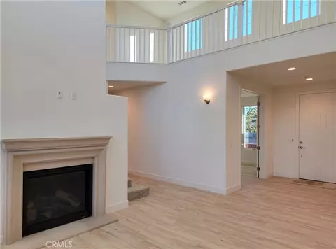 Living - 719 Manor Ln, Paso Robles, CA 93446 photo 3 of 4