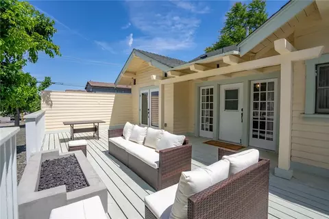 Exterior - 1444 Oak St, Paso Robles, CA 93446 photo 5 of 9