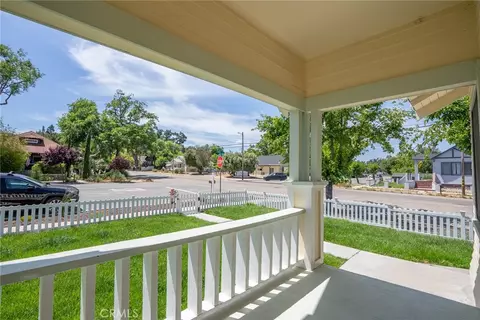 Exterior - 1444 Oak St, Paso Robles, CA 93446 photo 2 of 9