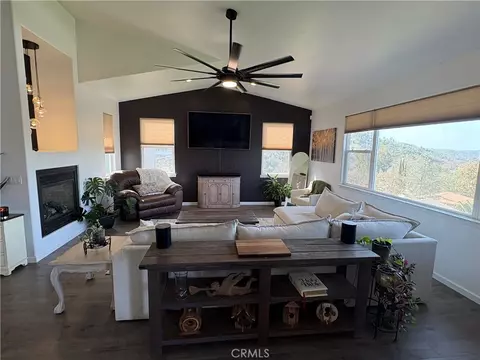 Living - 5081 Meadow Lark, Paso Robles, CA 93446 photo 2 of 4