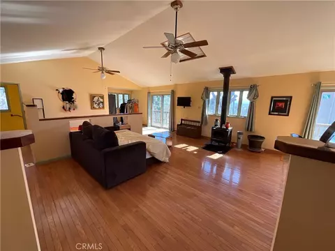 Living - 49397 Sapaque, Bradley, CA 93426 photo 2 of 8