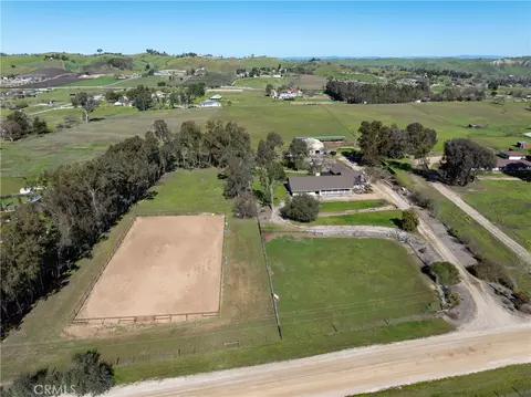 7686 Feenstra Rd, Paso Robles, CA 93446